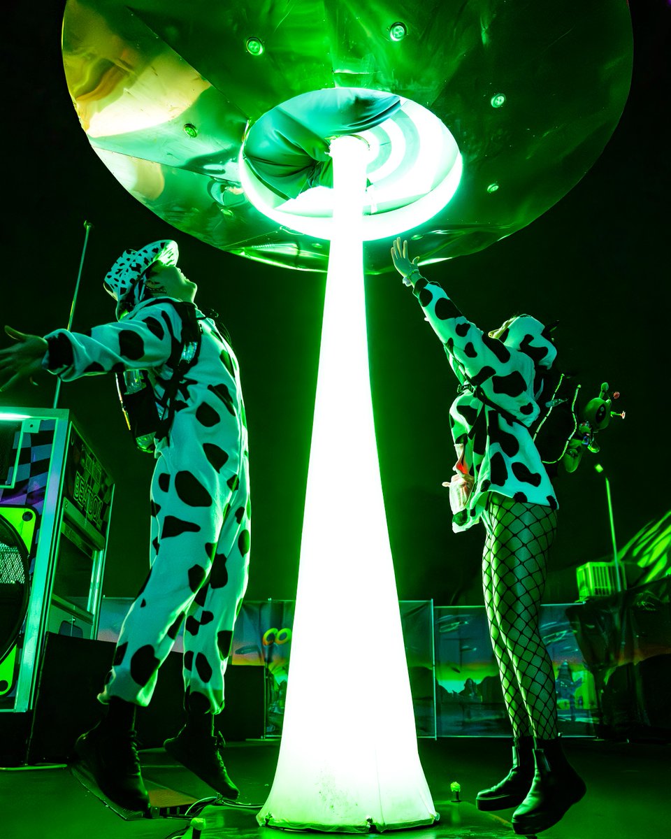 countdown_nye's tweet photo. To the dreamers, dancers, stargazers, and visiting lifeforms who make Countdown feel like more than just one night- Happy World Space Day. 🌌👽 Your energy is what turns this universe into something unforgettable 💚 https://t.co/lyp7iWzEre