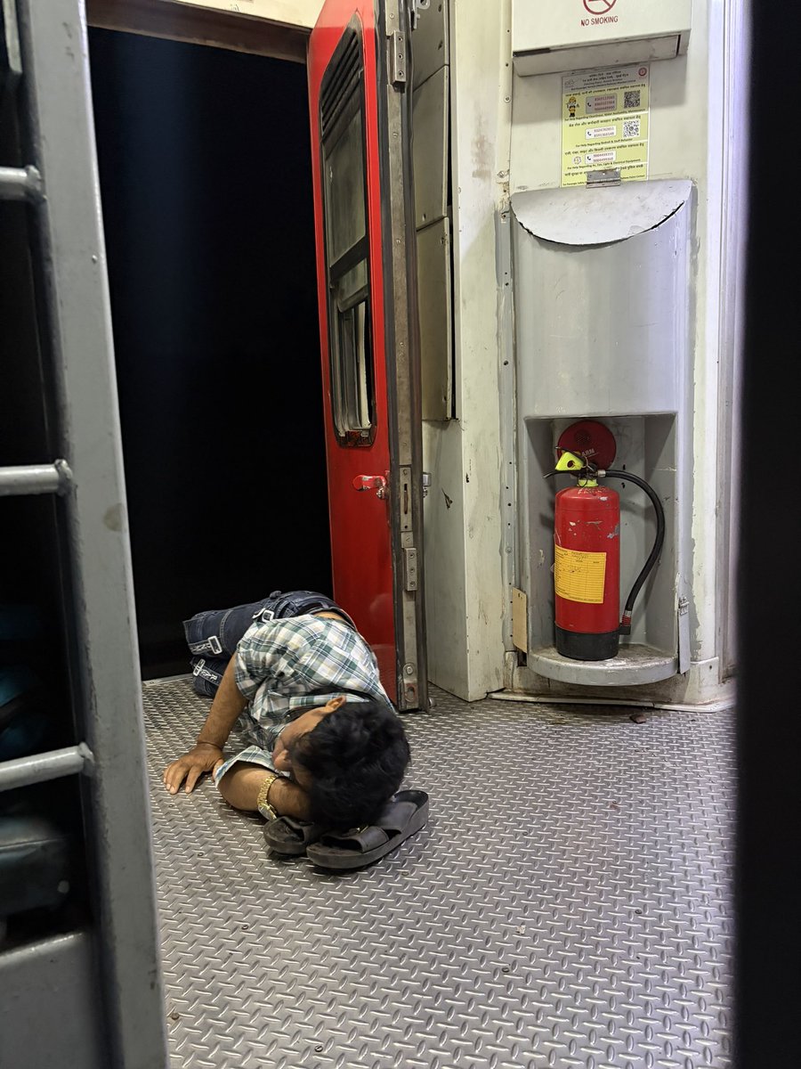 MOHIT_DIVECHA's tweet photo. @RailwaySeva @WesternRly I request you to send 1 police and tell this man not to risk with the life 19010 s2 coach https://t.co/cFDi99QgKC