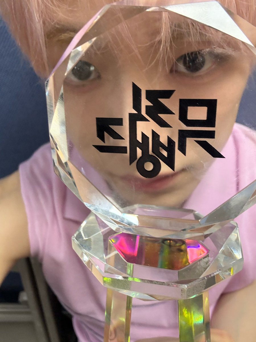 띠둥이 tweet media