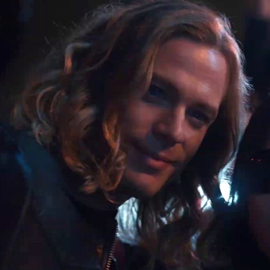 MlSSTWINPEAKS's tweet photo. Studies show that Gen Z prefers The Vampire Lestat over having sex. https://t.co/7O7ho9mEK1