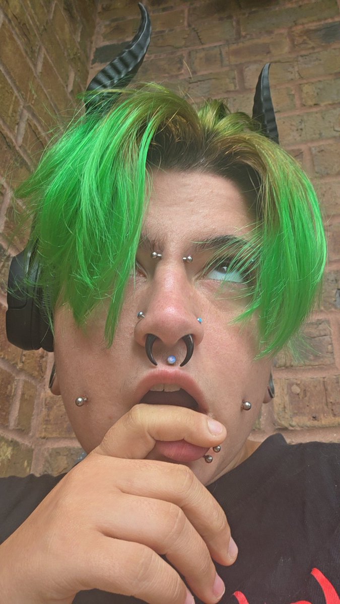Snot tweet media