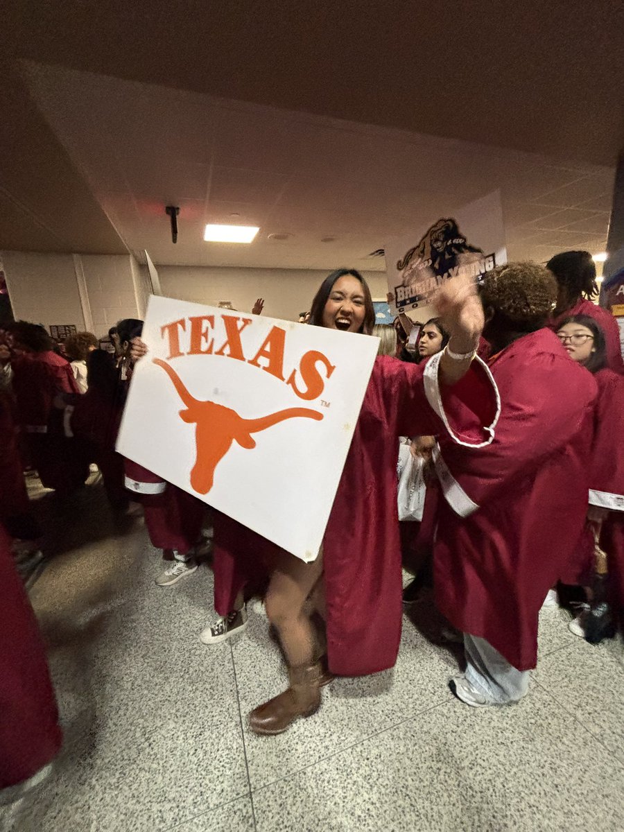 THS_Tigers's tweet photo. Todayโs Senior Walk and Decision Day was one for the books! We love our senior class because of their energy, drive, and leadership! It was the BEST celebrating them today โค๏ธ๐ #GraduationBound #Classof2026 #TheTravisWay https://t.co/SA3X4q8xxs