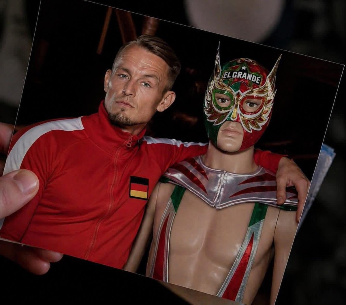 GeekForcePeru's tweet image. PRUEBA DEFINITIVA 😂🇺🇸

Ludwig Kaiser y El Grande Americano aparecieron JUNTOS 😱

Así que claramente NO son la misma persona 👀

#WWE #Wrestling #GeekForcePeru