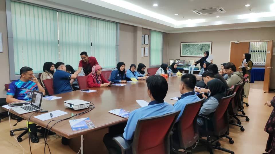 gisbtraining's tweet image. [2] Elevating Customer Experience: Excellence in Toll Plaza Operations on 3 July 2025 at Kuala Lumpur 

#GLOBALINFOSKILLS 
#GISBTRAINING
#CUSTOMER
#TRAININGPROVIDER
#PENYEDIALATIHAN