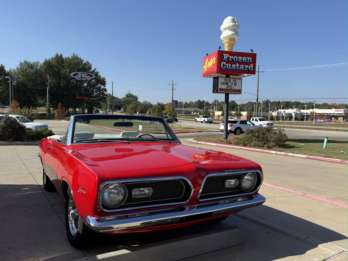 ToTalXS's tweet photo. @Imanicchan1908 Here's mine.  At Andy's frozen custard. https://t.co/b4MMGJR1JO