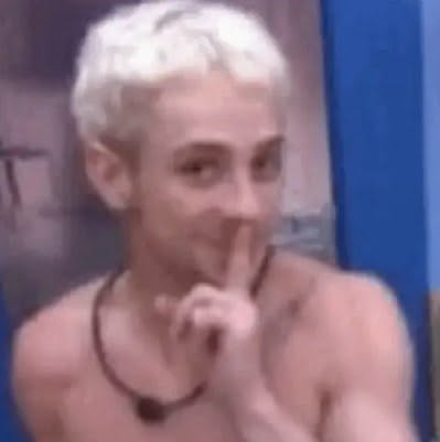 𝑙𝑖𝑡𝑡𝑙𝑒 𝑝𝑒𝑎𝑟𝑙. tweet media