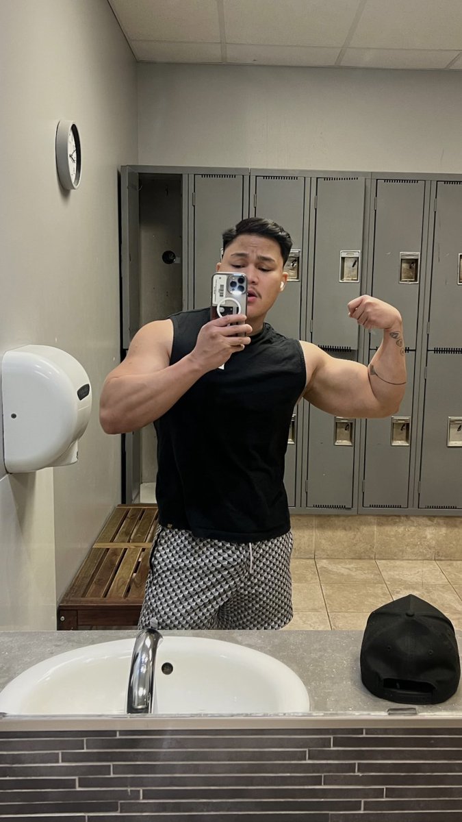 _liempork's tweet photo. 💪 https://t.co/qXPiROkSzg