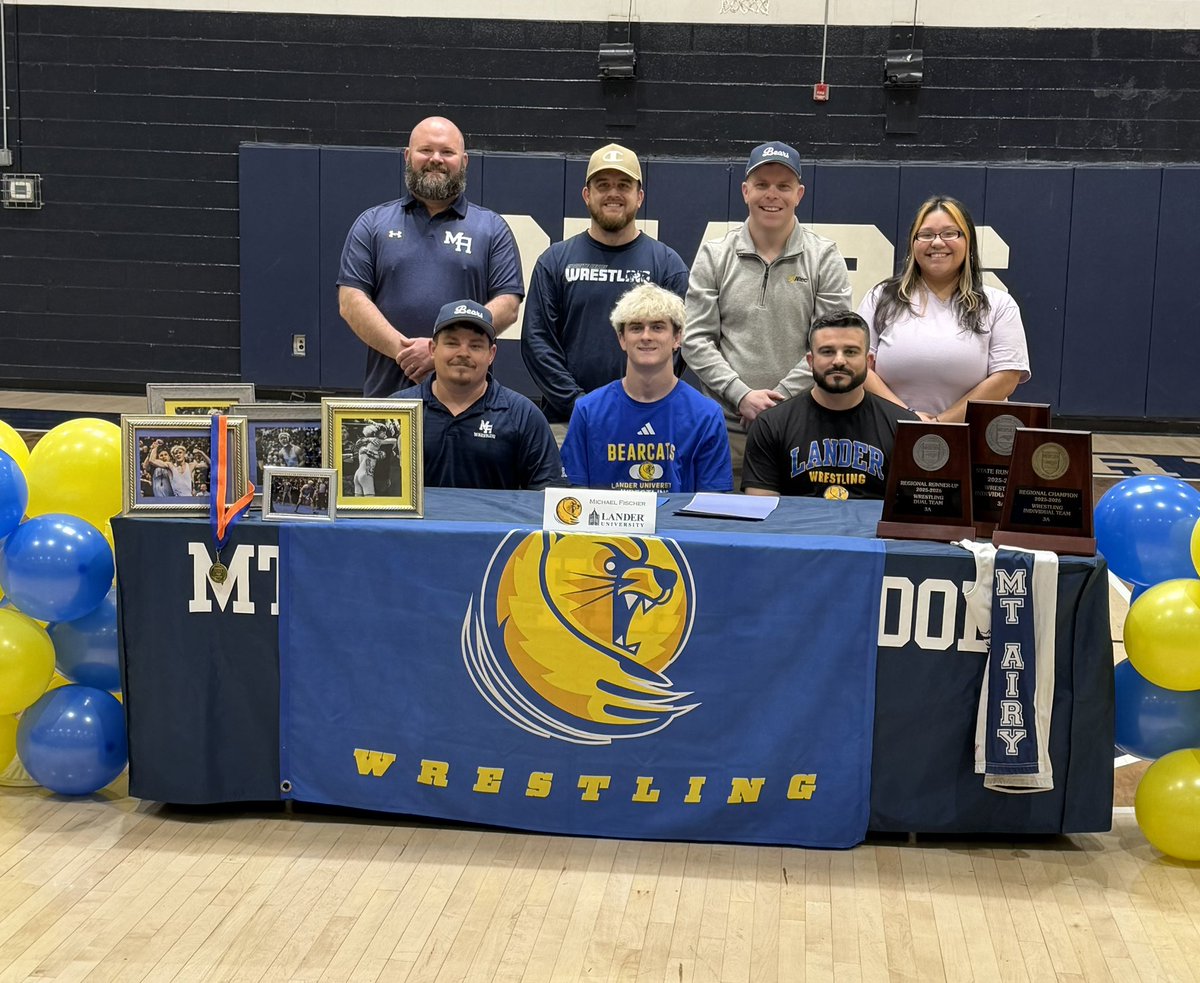 GraniteBears's tweet photo. congrats to @GraniteBears Wrestling @NCHSAA 3A State Champ 🥇 Michael Fischer on officially becoming a member of the @LanderAthletics Wrestling program Well Deserved!
GO 🐻 @MACSchools @MAHSWrestling_ @MABearHistorian @MrCoryLeeSmith  #D2powerhouse https://t.co/HBkfccuB2z