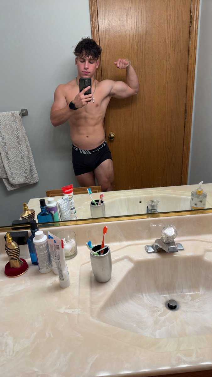 ethan mahogany tweet media