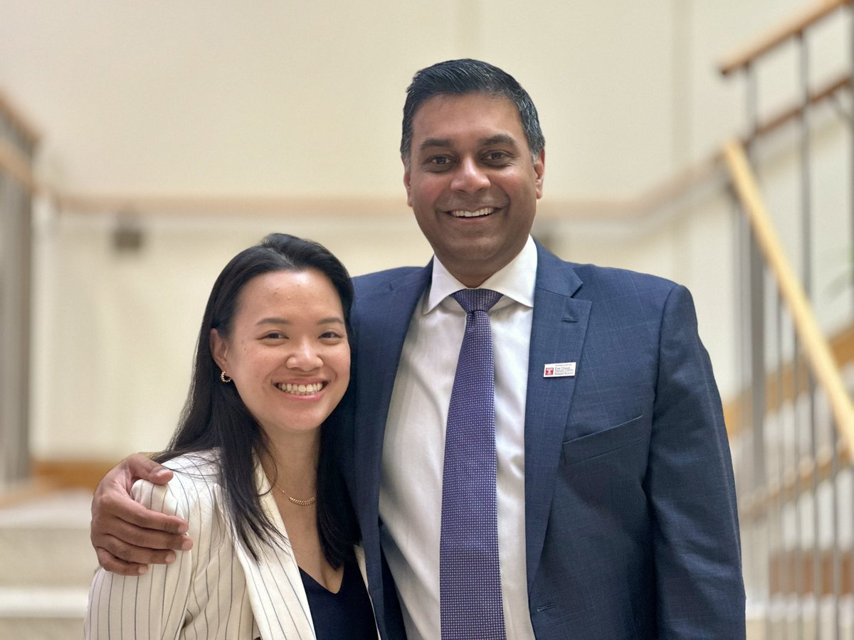 TomJangUroOnc's tweet photo. What an honor to host @JSimhan @TempleUrology @FCUroOnc as our VP @rwjurology!  Inspiring talks laced with so much wisdom and knowledge. 🙏for sharing your expertise! @SocietyGURS @SMSNA_ORG @NYSAUA @MidAtlanticAUA @AmerUrological #UroSoMe @CChangUro @RutgersCancer @RWJUH https://t.co/fDdaUvvWIv