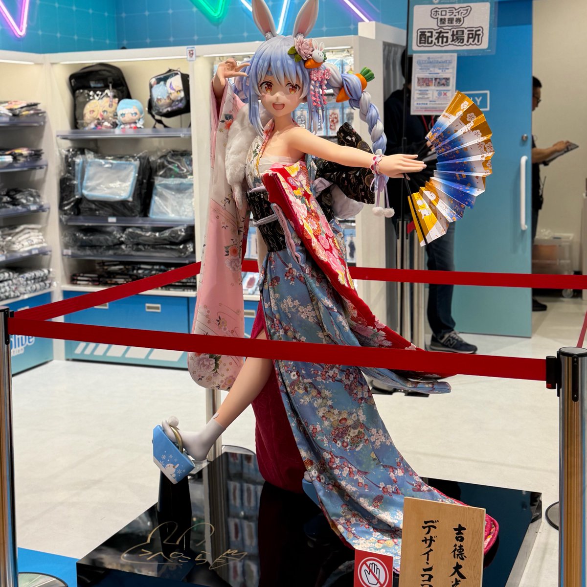 他界隈失礼(^_-)-☆
🍓流石に可愛すぎた~^^
推して8年目になるし一生好きだからね
そして初めて原宿店行ってきた~!!
ぺこちゃんの存在感よ
ヴィヴィぬいは一体いつ出会える??