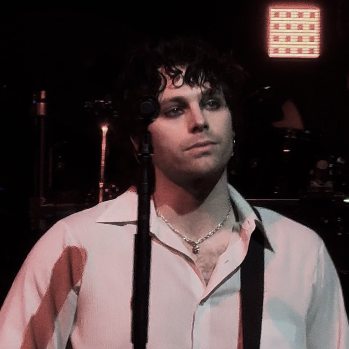 vampire luke tweet media