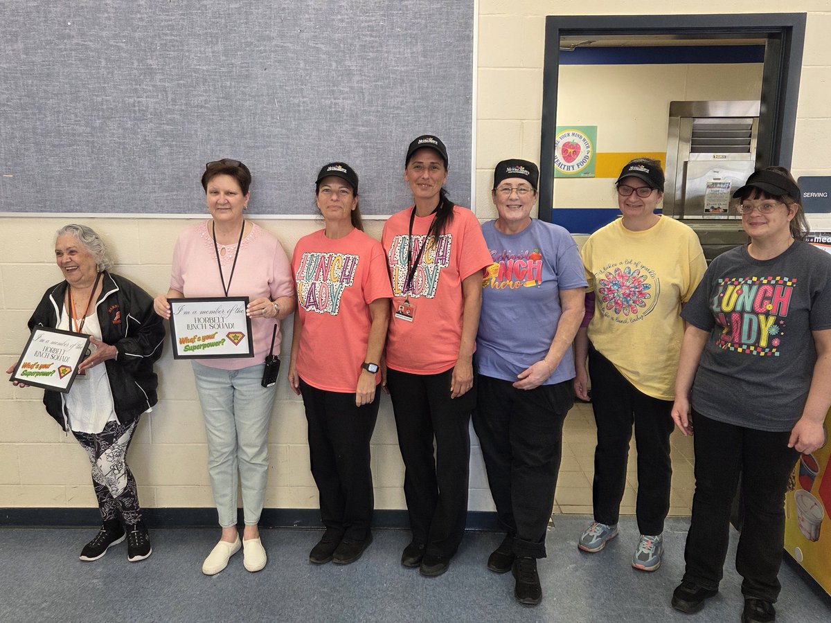 MrsCooper45's tweet photo. Students at Horbelt thanked our Lunchroom Superheroes today, on National School Lunch Hero Day! Thank you for all you do!❤️ @itsahorbelthing https://t.co/0oZLJGOu1S