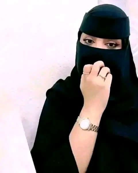 دكتوره مطلقه حره tweet media