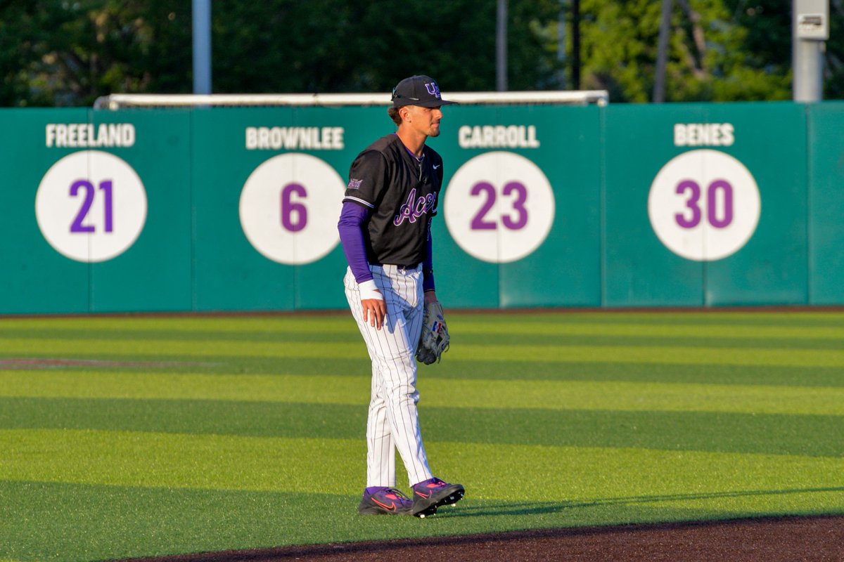 UEAthleticsBASE's tweet photo. Got it done 👏

⚾️#ForTheAces x #GUAC🥑 https://t.co/4gD2CCeYe3