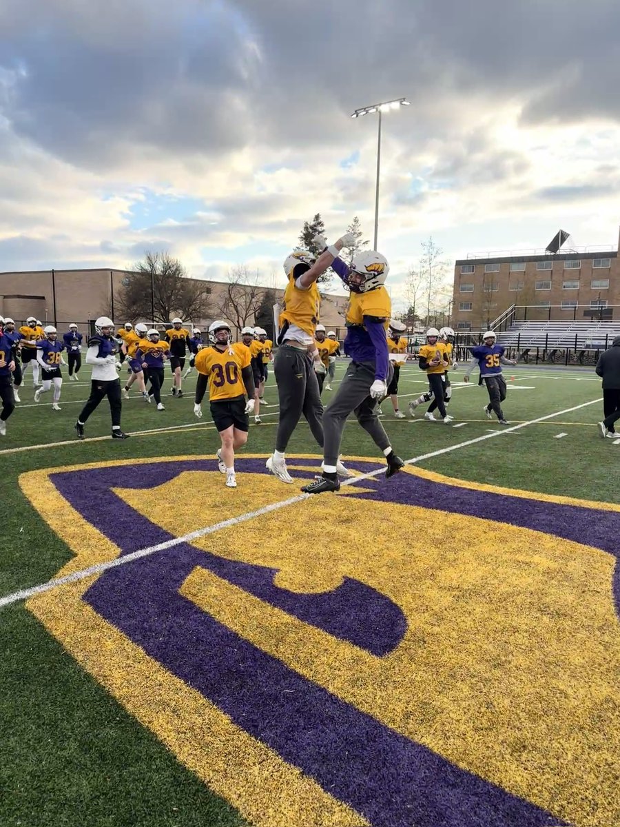 UWSP Football tweet media
