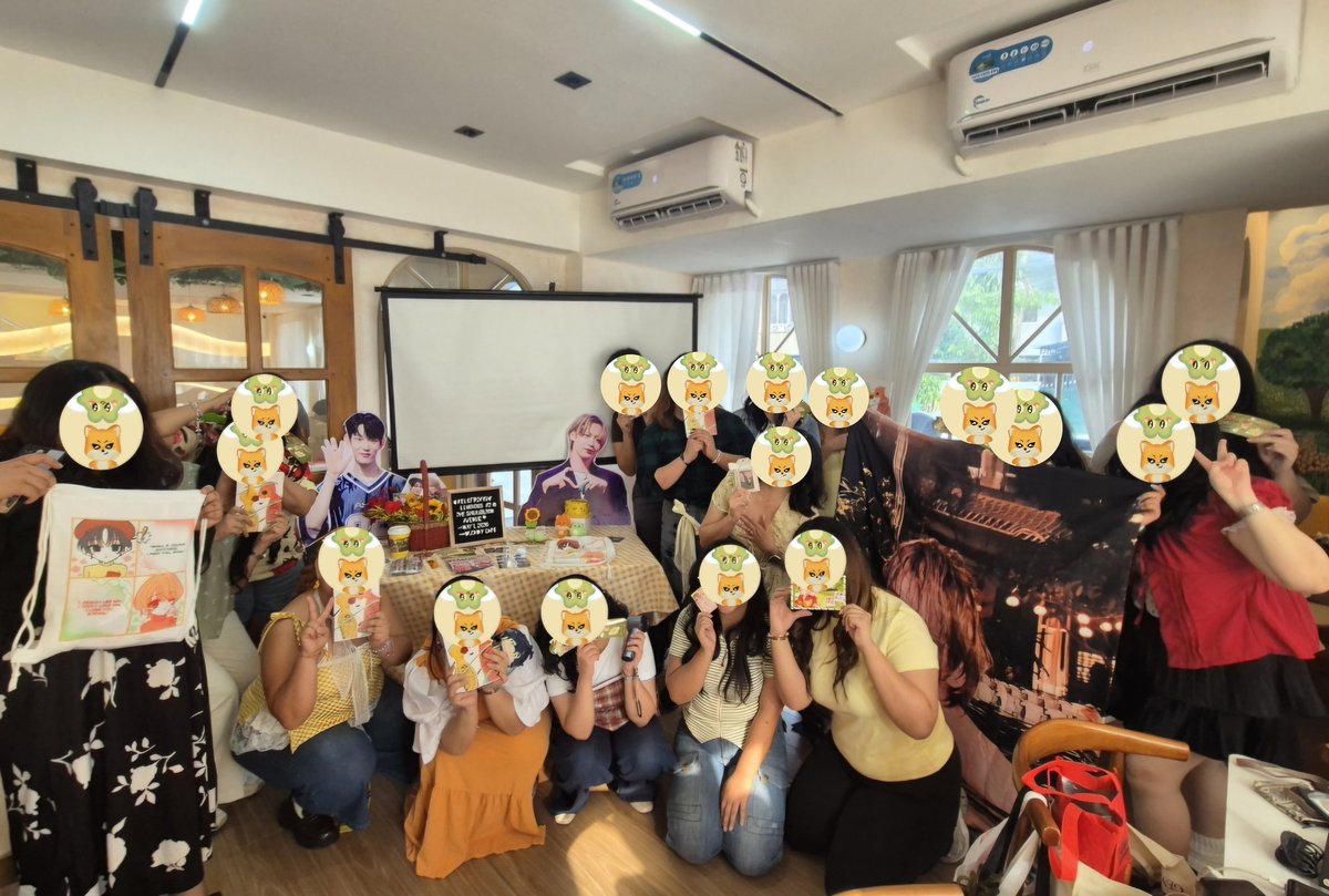 shuaiveneleven's tweet photo. 🌻THAT’S A WRAP🌻

​The blooming day of Heliotropism: Luminous at the Shuaibloom Avenue has come to a close, overflowing with joy and love!🌤

​We are incredibly grateful to everyone who joined us for this intimate gathering of Tishuz enthusiasts.🧻

​We hope you had an unforgettable time, and we can’t wait to see you again very soon!😉

#HeliotropismWithSHVN
#STEVEN #스티븐
#SHUAIBO #장슈아이보