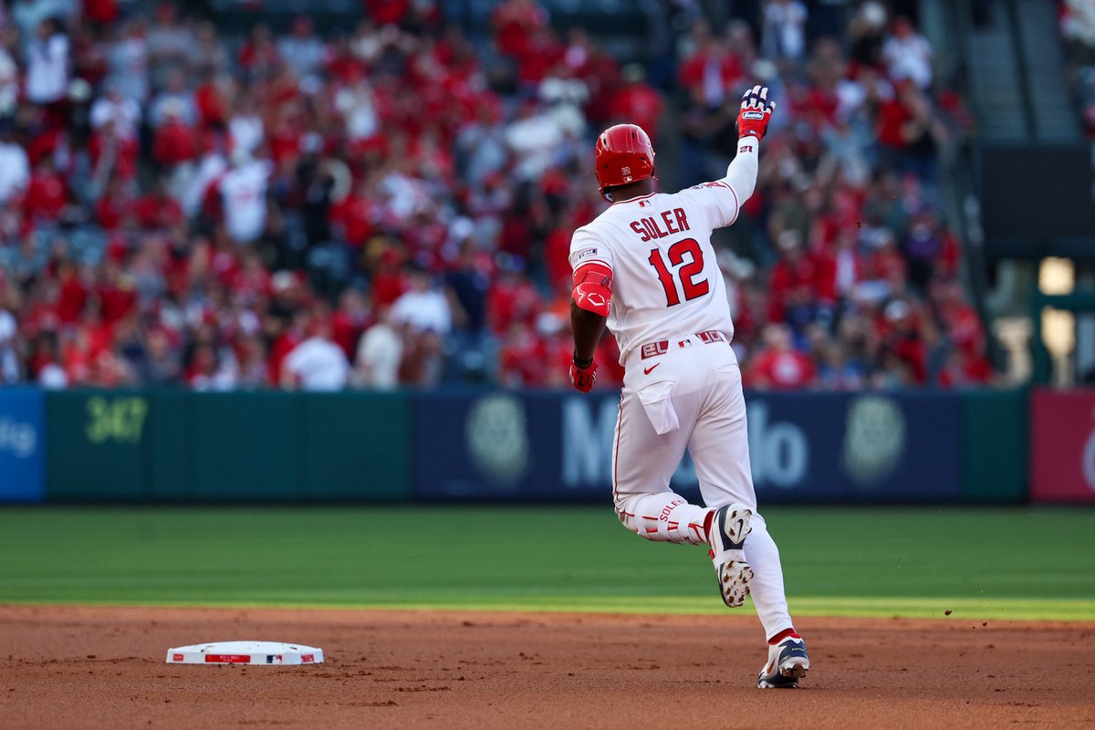 LatinoSports's tweet image. Jorge Soler’s two-run homer in the first inning vs. the Mets marked his 7th on the season ⚾️💣

#Mets #LGM #MLB #RepTheHalo #Angels #LatinoSports | @mlbcuba | 📸: Francisco Rodriguez/Latino Sports