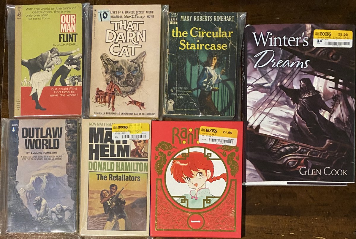 pencil_army's tweet image. Half Price Books had some unexpected gems today that I was unprepared for but I nabbed what I could and am very pleased with the results.

#PhysicalMedia #HalfPriceBooks #HPB #TSR #AdvancedDungeonsandDragons #GlenCook #SubterraneanPress #DerekFlint #Ranma1_2 #RumikoTakahashi