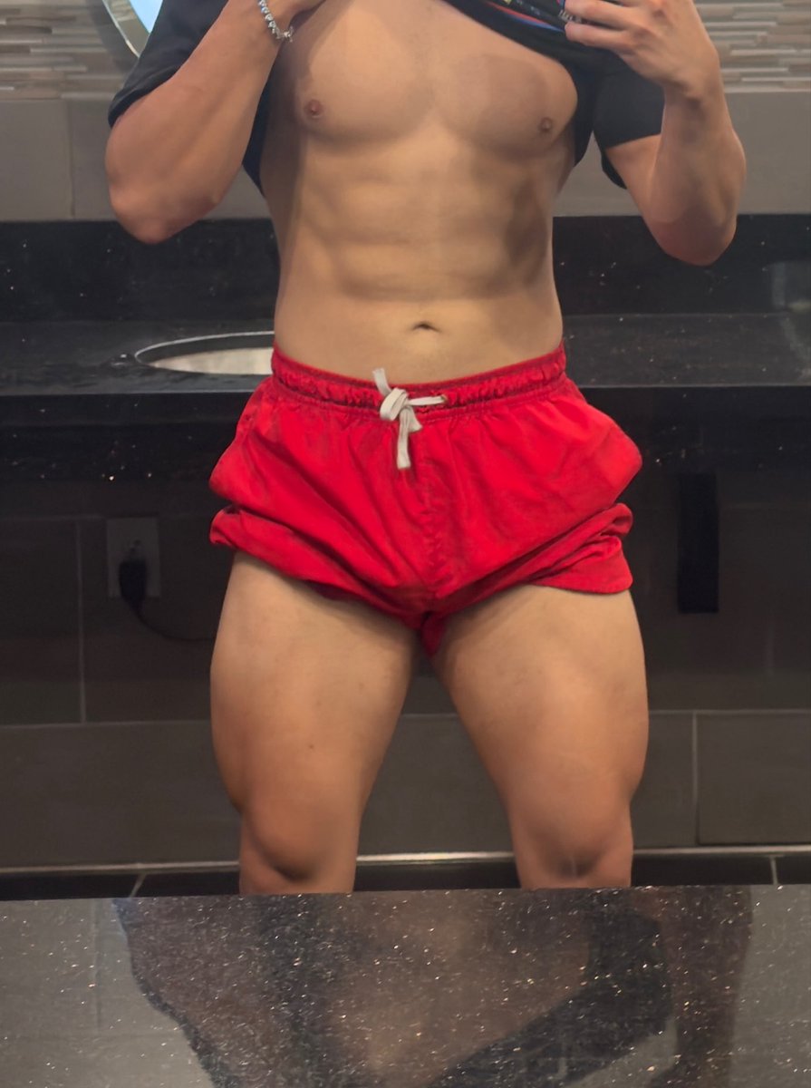 SanDiegoMAS's tweet photo. Gym has been hitting different in San Diego. Need someone to fuck for cardio though 😩 #gym #sandiego #socal #SD #santee #lamesa #nationalcity #elcajon #lemongrove https://t.co/OHLNLnHHDv