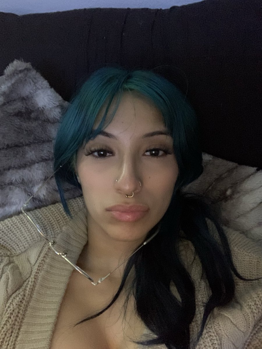 Zoe tweet media