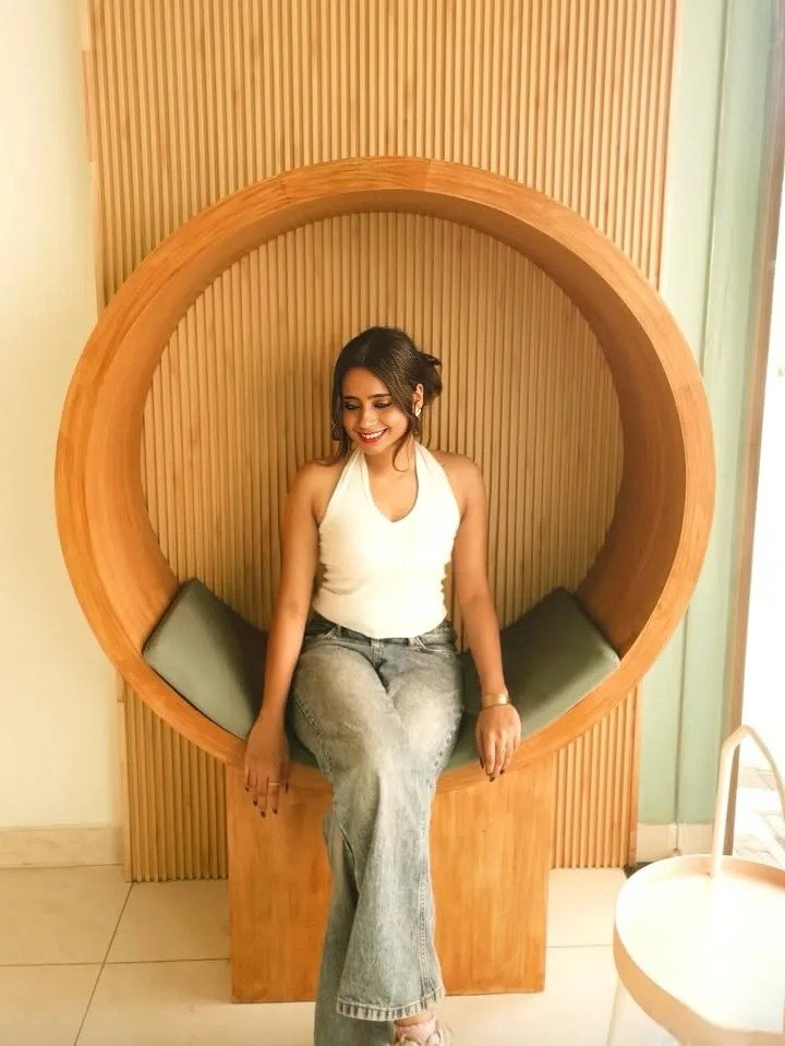 manisha_mithra's tweet image. Hi, good morning  everyone! 🥰

What’s up? Any plans for the weekend? #weekend #weekendoutfits #weekendvibes #girlsposes #girlsweekend #girlsouting #girlsoutfits #girlsstyles #girlshairstyles #duskybeauty #tamilponnu #nammaveetuponnu #thalaivarnirandharam #Jailer2
