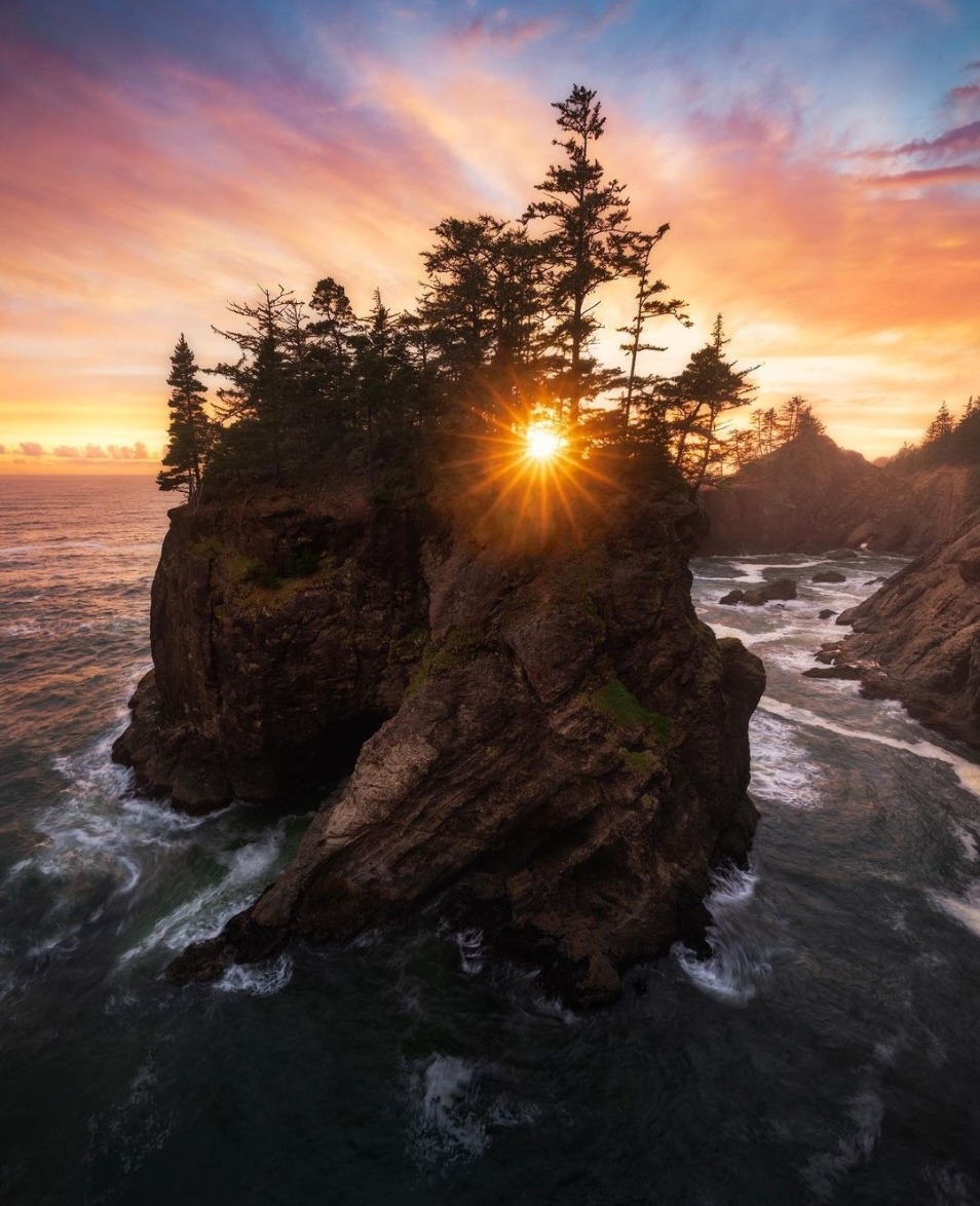 earthvives's tweet image. If you are in a beautiful place where you can enjoy sunrise and sunset, then you are living like a lord.
- Nathan Phillips
@mrcnzajac 🌿

#incredible #awesome #amazing