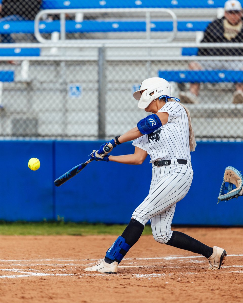 MT_Softball's tweet photo. All smiles for a Blue Raider DUB 😁

#BLUEnited | ⚡️⬆️ https://t.co/LXfgHmYrnn
