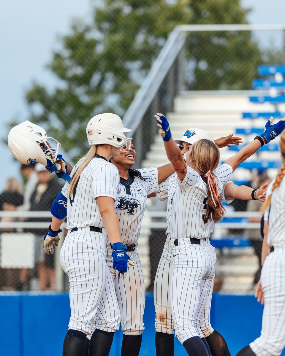 MT_Softball's tweet photo. All smiles for a Blue Raider DUB 😁

#BLUEnited | ⚡️⬆️ https://t.co/LXfgHmYrnn