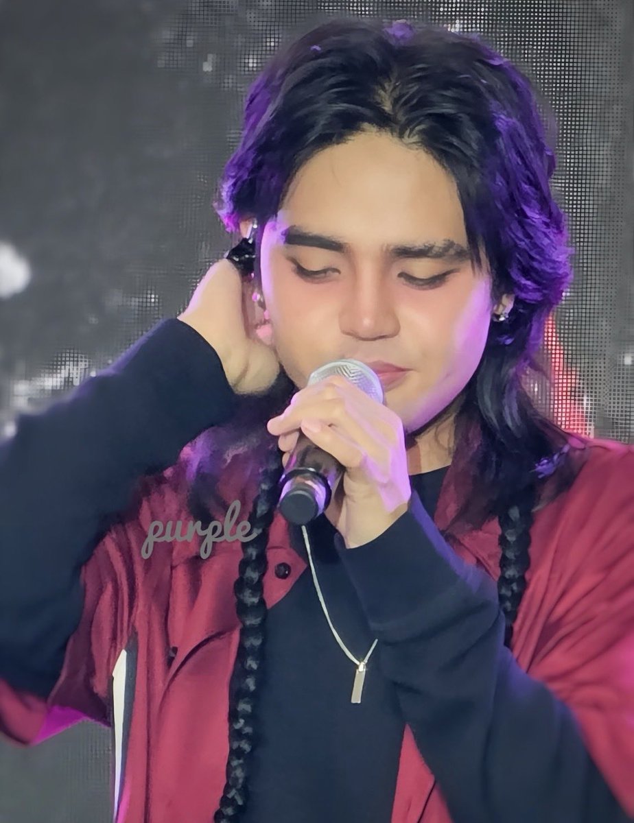 As a pivotal figure in modern OPM, PABLO’s impact as a songwriter and producer is profound.🔥

His name is gaining popularity, but some may not know him yet. Let’s experience and share his music. His innovative artistry and commanding stage presence make it essential listening.
