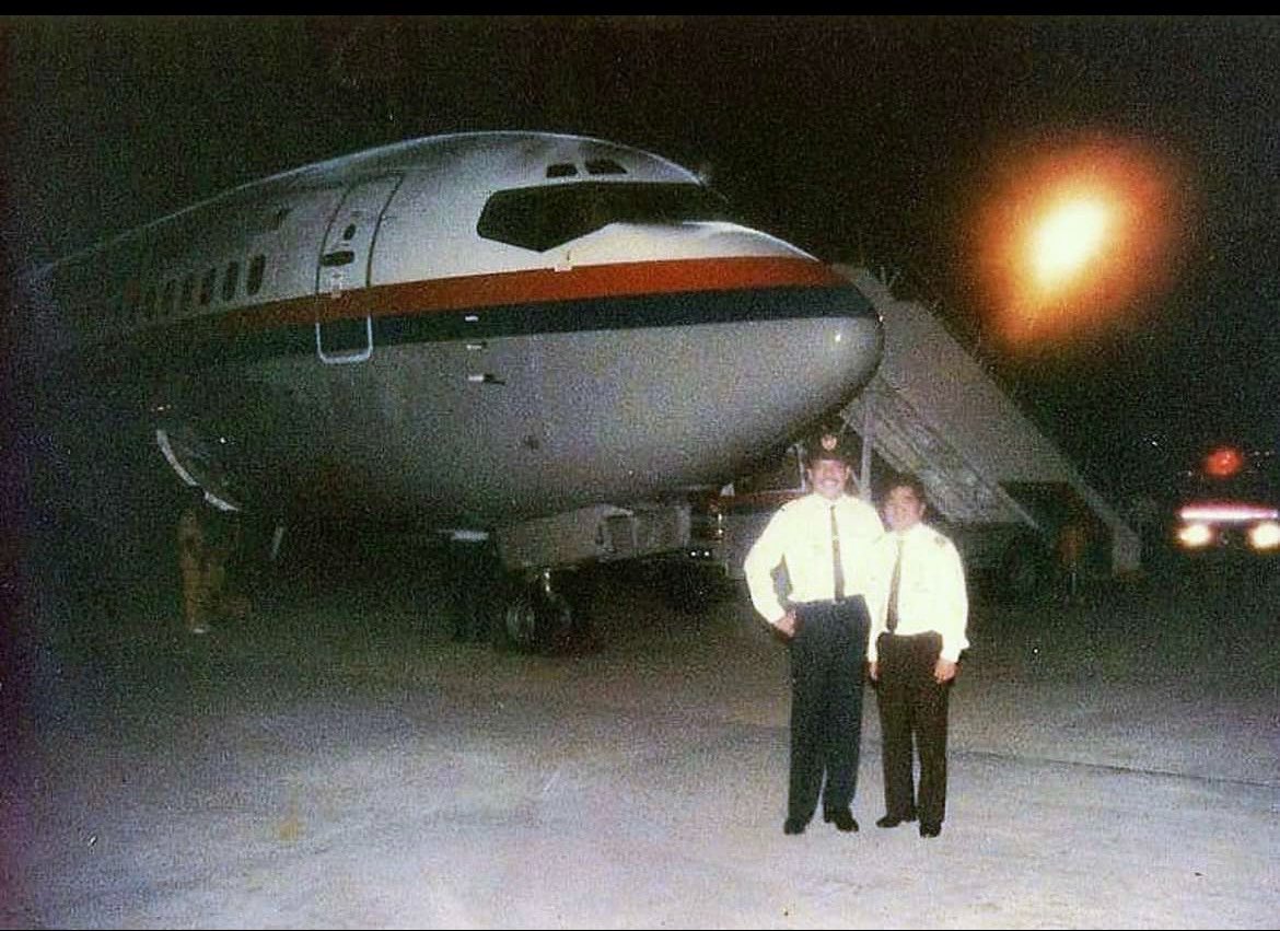 khobar_history's tweet photo. "
صورة من مطار الـظـهـران في الثمانينيات الميلادية تقريبًا✈️♥️! https://t.co/9Hs4Z3qmYa