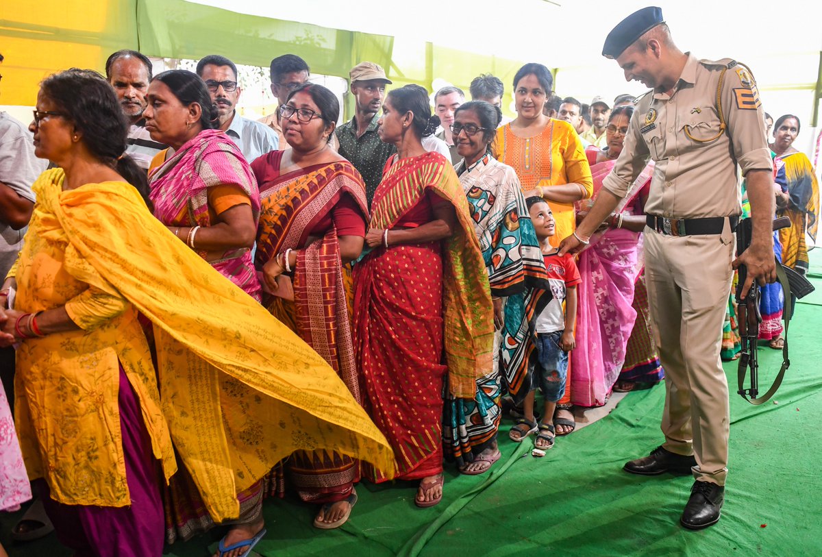 West Bengal Update :  Re-polling in 15 polling booths across the Magrahat (Paschim) and Diamond Harbour Assembly constituencies in South 24 Parganas district of West Bengal is taking place on Saturday, the Election Commission of India announced. Source : IANS