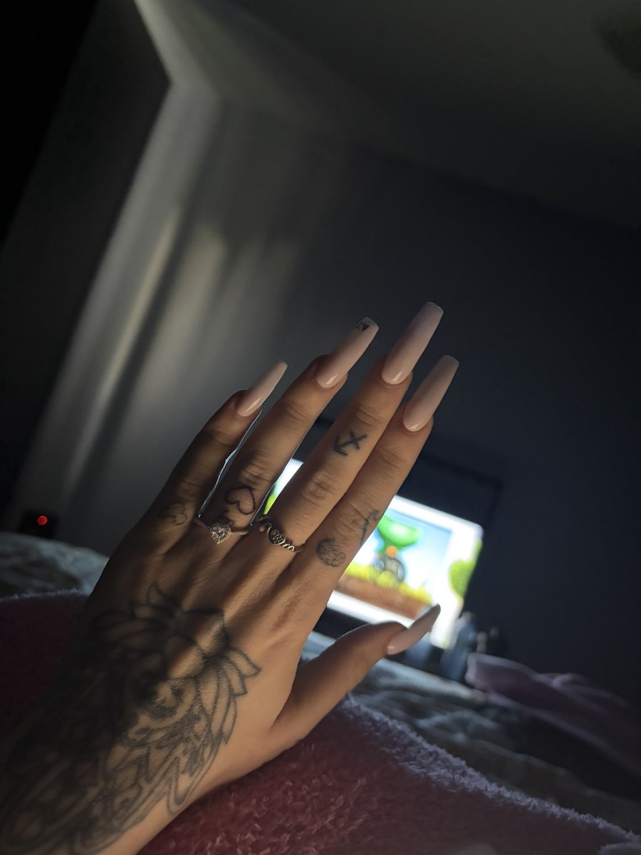 tattedlildoll's tweet image. he knows me so well. #promisering