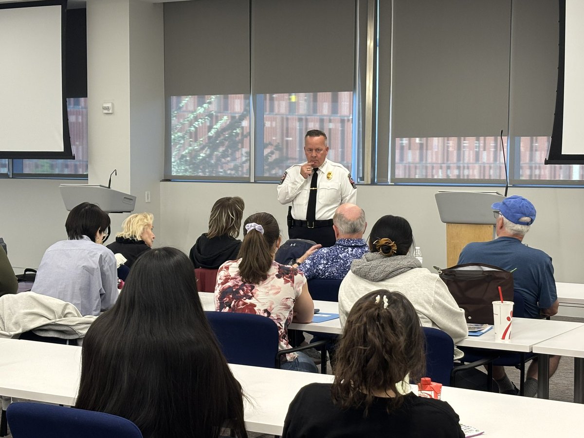 ChiefKDavis's tweet photo. Our Community Police Academy is packed again. Put it on your bucket list and come experience your police department @FairfaxCountyPD https://t.co/uBwJaY52Oi https://t.co/FppCggmaRU