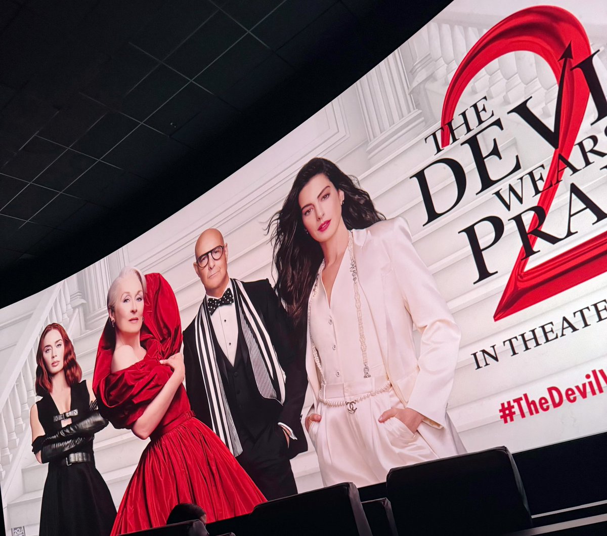 Cielo0676's tweet image. Now that’s how you do a sequel ♥️👠🎬……that Nigel closet again 🔥🔥 #DevilwearsPrada