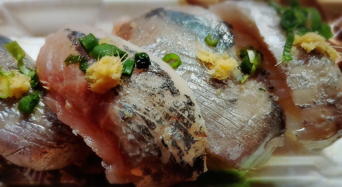 角上魚類🍣✨
初の角上のお寿司いただきました✨
ネタが厚め✨生臭さ０✨貝コリコリ✨チュ～とろトロトロチュ～旨い😍💕
また食べたいなぁ～💕