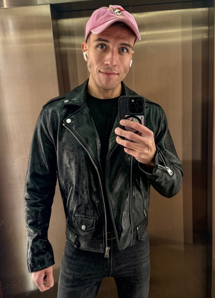 blackleather.jacket tweet media
