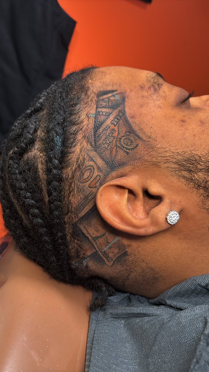 Realrich718's tweet photo. M O N E Y O N M Y M I N D 24/7 365

#tattoo #tatted #headtattoo #headtatt #money #brooklyn #nyc https://t.co/b2zoxuxYeB
