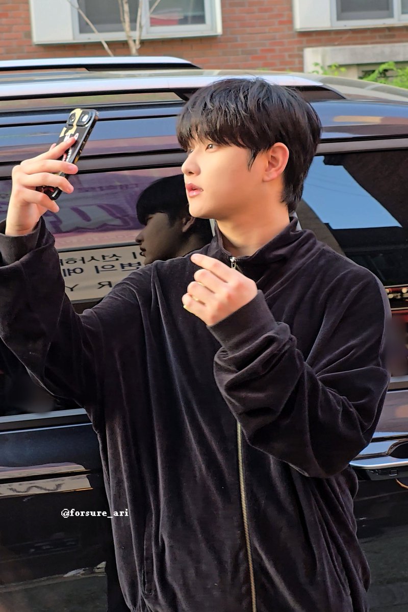 forsure_ari's tweet image. 260501 써니텐 #기석 #DKZ

넘잘한다 잔뜩쓰다듬어줘야징🫳🫳🫳