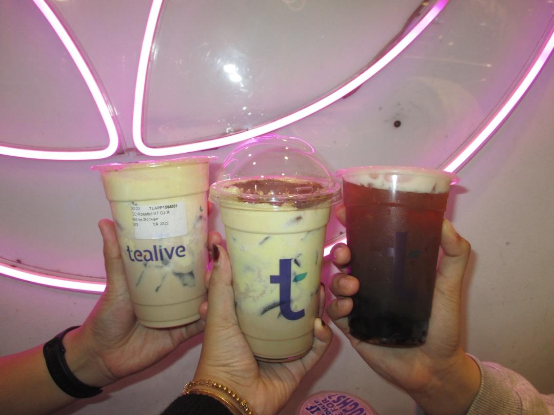 enisemry's tweet photo. Ada yang dah try Tealive Roasted Milk Tea Grass Jelly? I dah try semua ni 😁😁 https://t.co/1urxWJnU3q