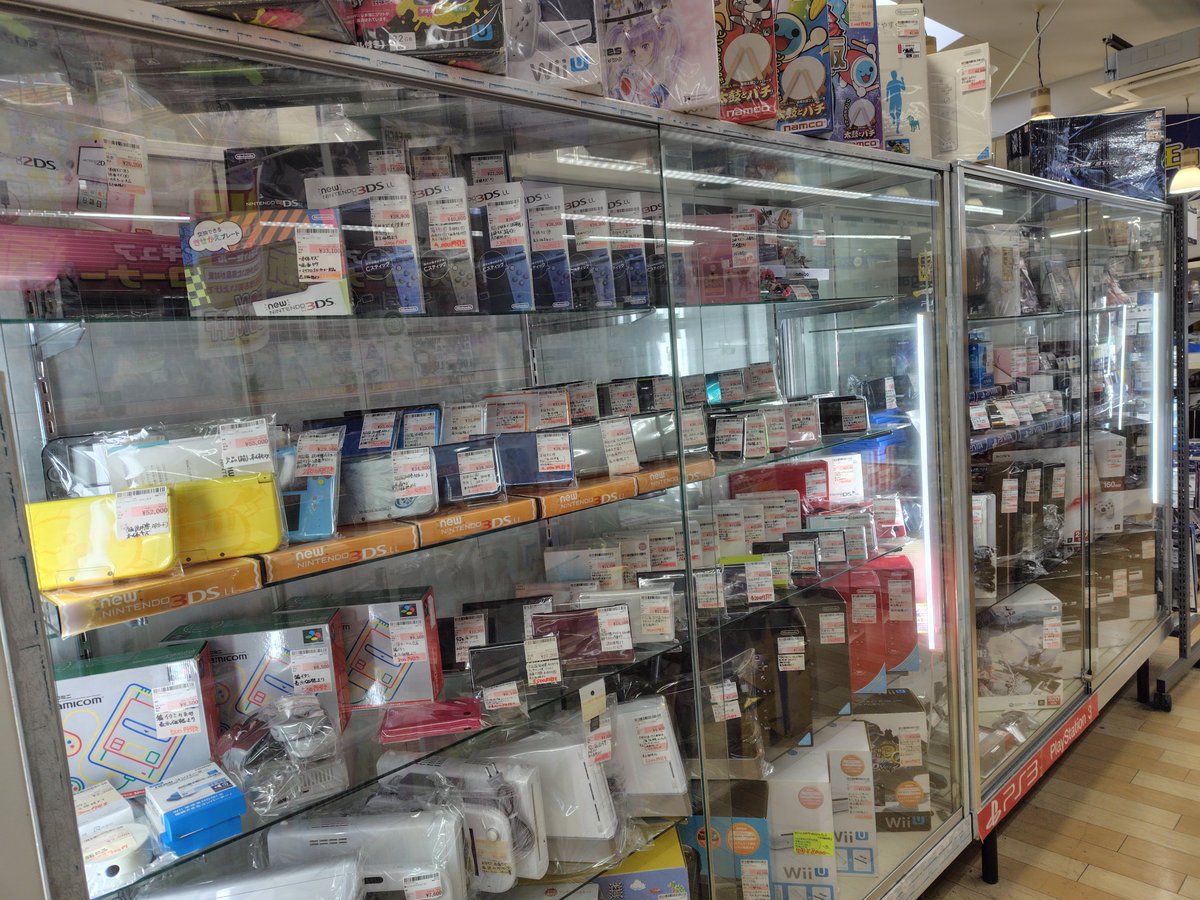 mmk_kingdom's tweet image. ゲーム機本体各種ご用意しております！
ゲーム機本体のお買い求めは桃太郎王国習志野店へ
ご来店お待ちしております！
＃PS5
＃PS4
PS3
PS2
PSP
DS
3DS
GBA
XBOXシリーズ
セガサターン　
ドリームキャストなど
