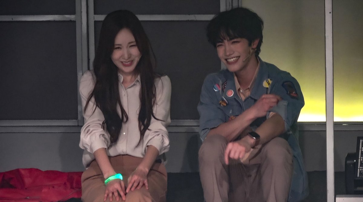 jayee_blue's tweet photo. 6퇴 꺄르륵즈,,,🥰 https://t.co/913w6L3WJe