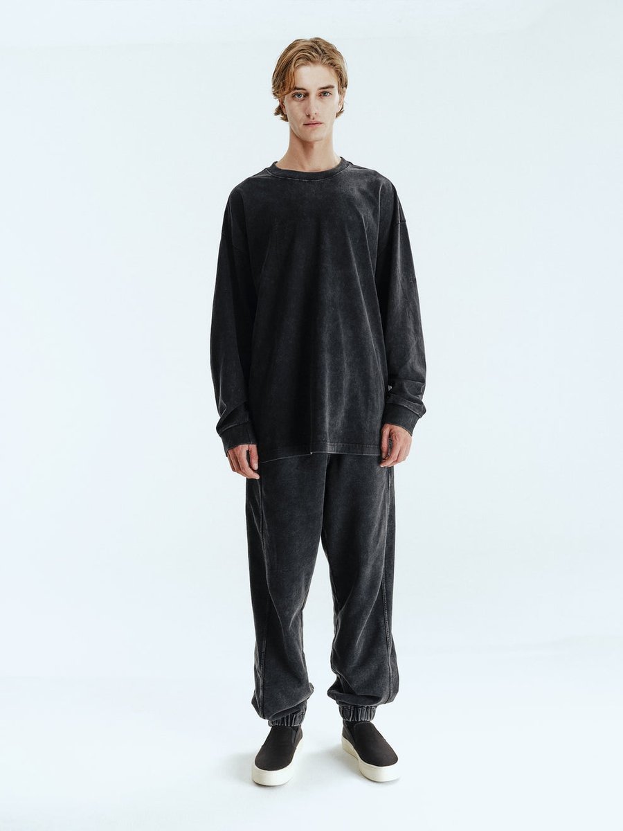 FW5523's tweet photo. この間買ったBTMKのロンTが良すぎてヘビロテしまくってる。

適度なウォッシュ加工のおかげで地味な見た目にならずに着こなせるし、なによりシルエットが最高。細身の僕でも体型が強調されずに着れるからもう2枚くらいほしい。

これで13500円はむしろ安すぎるレベル。 https://t.co/FbKdGOil0o