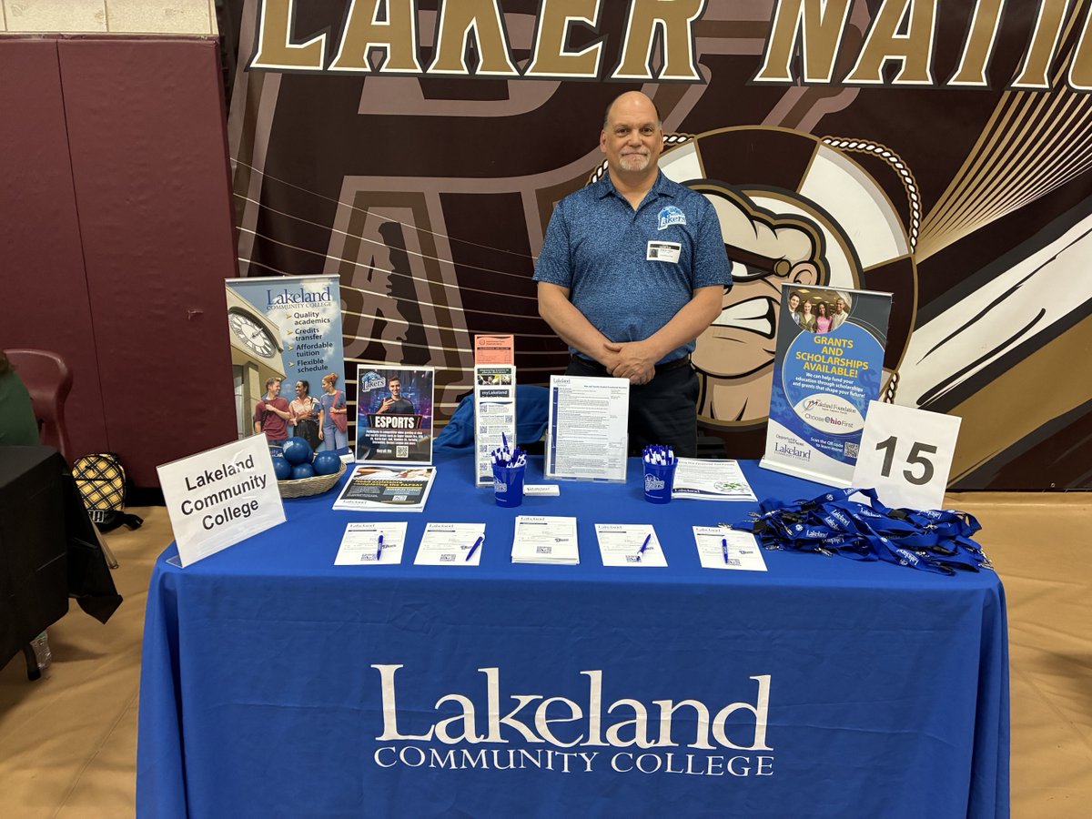 LakelandCommCol's tweet photo. Lakeland Admissions Specialist Bob Yeigh enjoyed connecting with local high school students at Pymatuning High School to discuss the diverse academic and career pathways offered at Lakeland. A special thanks to Access Ashtabula for organizing the college and career fair. https://t.co/YtOAb0AR4n