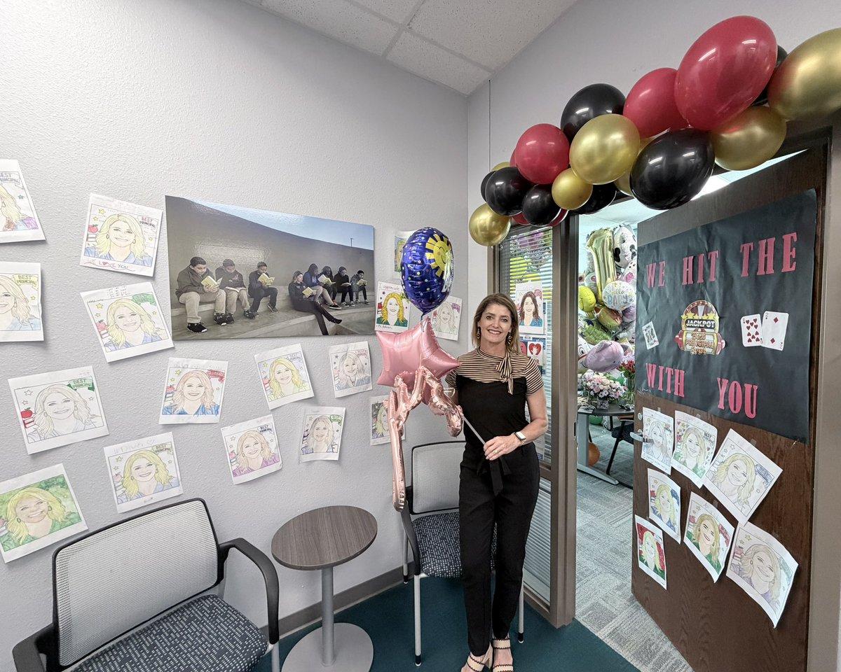 NGuereque_CTES's tweet photo. Happy Principal’s Day to the one &amp; only @CTrails_ES! A balloon 🎈celebration to honor the many ways you inspire and lead us everyday! Love u lots 💕🎈#CTEHeartAtWork #teamsisd https://t.co/nK1ZaPzX3h