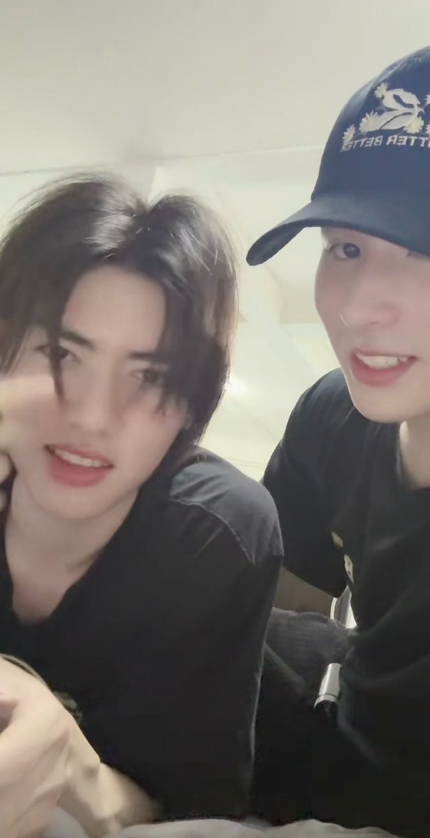 É DO BRASIL 🇧🇷 

Michael em live recente usando nossa camiseta personalizada do Brasil 🥰

<a href="/Michaellhor/">Michael (ไม่มีวงเล็บ)</a> #michaelkvs #MCTT #michaelTopten #Toptenss