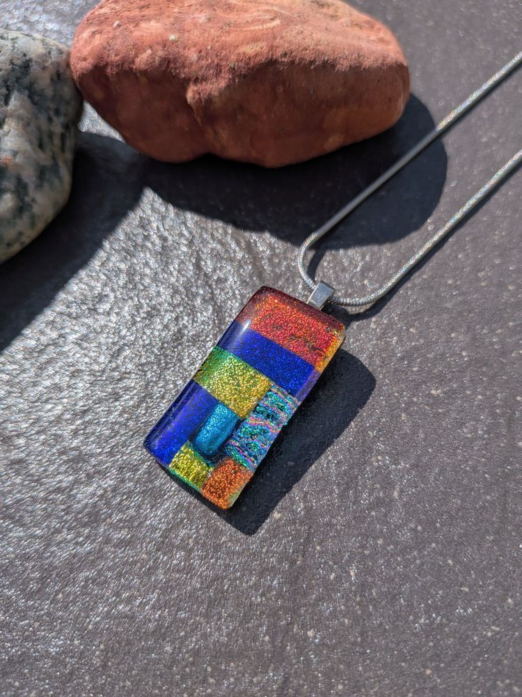 Samphireglass's tweet image. A stunning new sparkling patchwork dichroic glass necklace. Lovely colours and shimmer within this pendant. A unique handcrafted gift idea. 

#handcrafted #giftideas #shopindie

samphireglass.etsy.com/listing/448641…