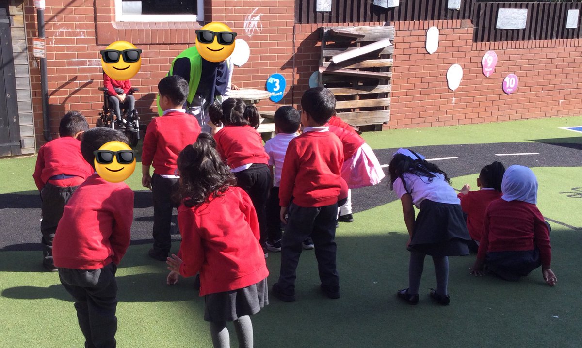 LeighPrimary's tweet image. Nursery/Reception children had a fantastic PE session outdoors in the sun. We exercised our bodies and used different movements from being a magic bean to growing into a tall beanstalk from our story. #PE #PD #relationshipbuilders #memorymakers #lifelonglearners