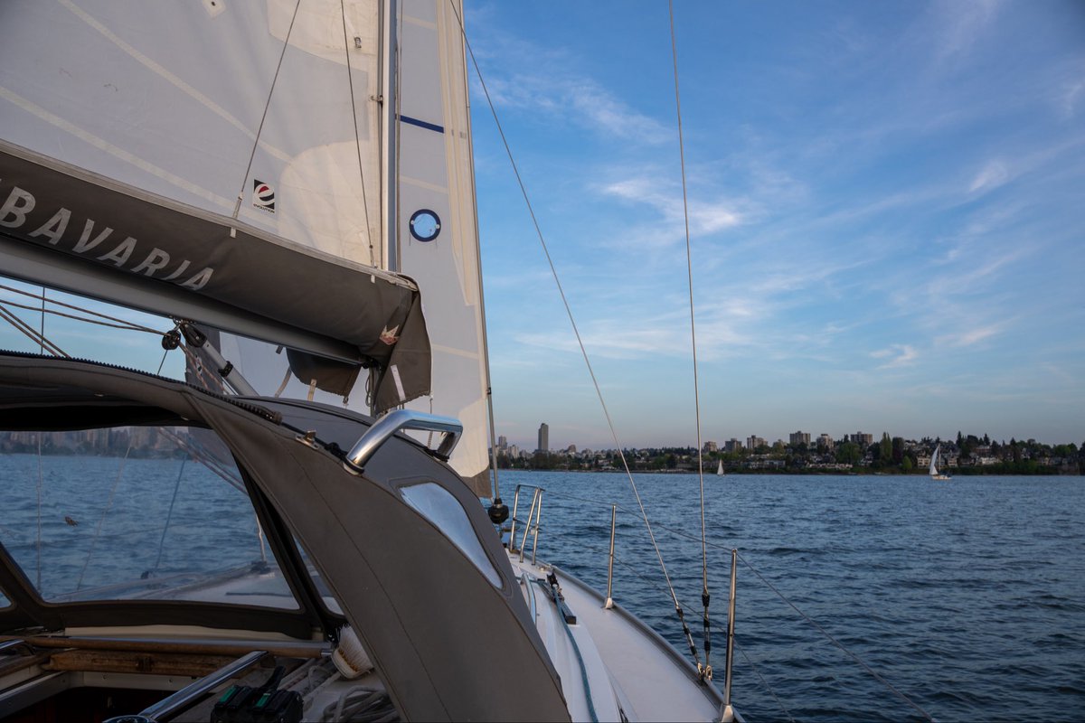 iansmithbuilds's tweet photo. Hard to beat an after work sail in Vancouver https://t.co/UPO4LMgPhS