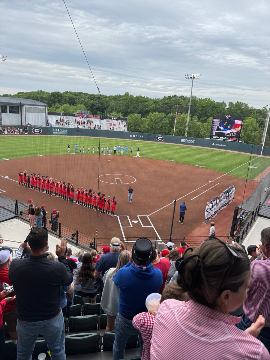 MarkRicht's tweet photo. Honoring my father with my siblings at Georgia Softball game against the Gators. He loved supporting the girls! GO DAWGS! https://t.co/9fn3Kwn8wQ
